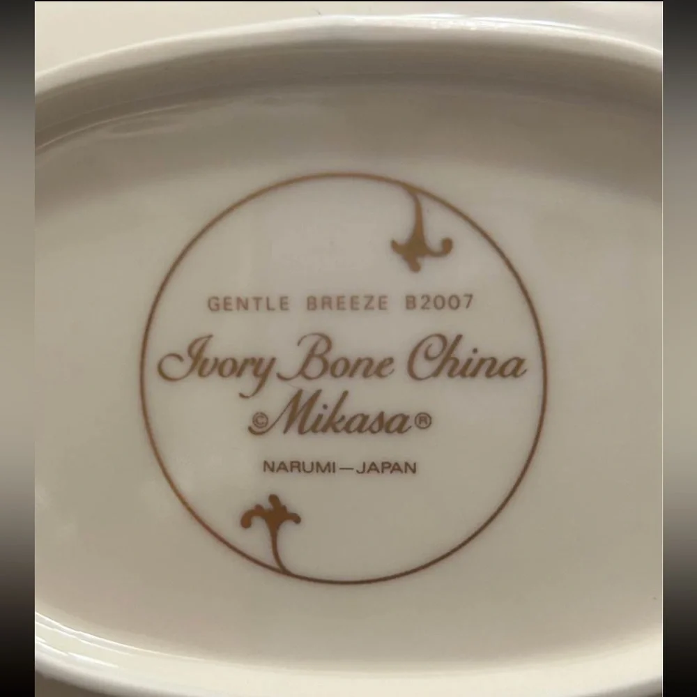 Vtg Mikasa Ivory Bone China Gentle Breeze Basket or dish - home decor